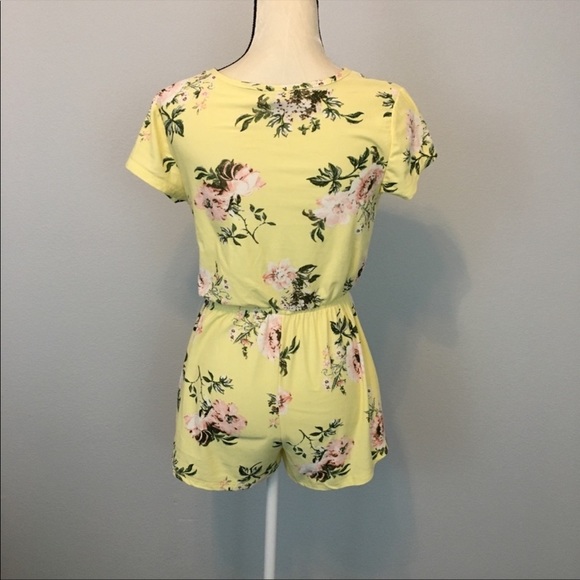 Forever 21 Floral Romper - Picture 3 of 6